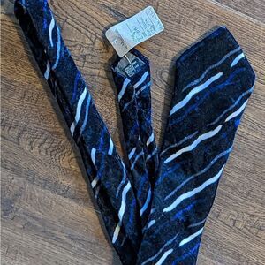 Montana Velvet Necktie Abstract Stripped Black / Navy